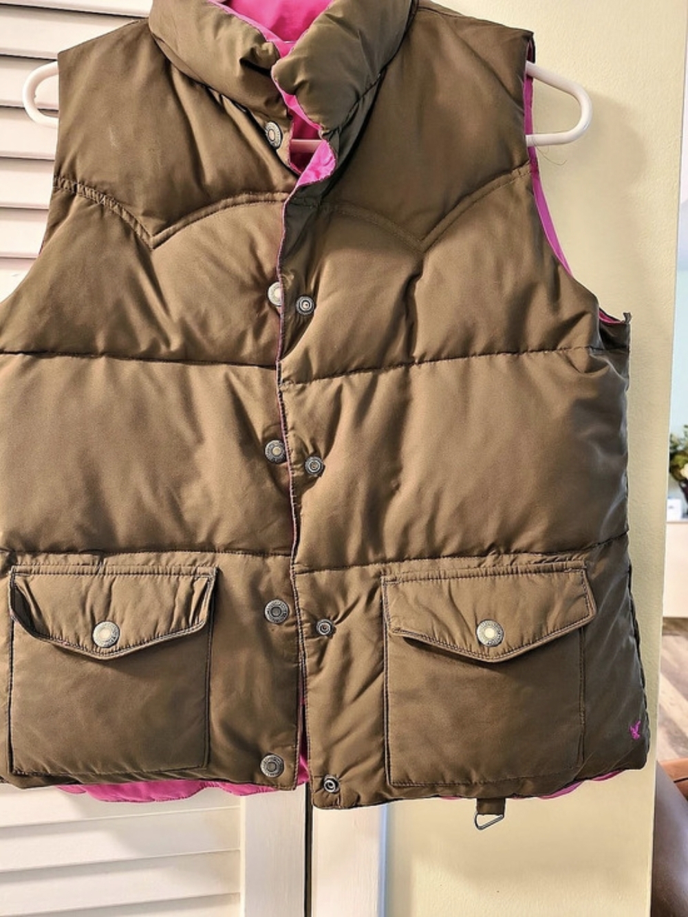 American Eagle Reversible Puffer Vest in Brown & Pink